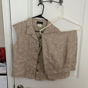 Harve Benard Beige Patterned Vest and capris